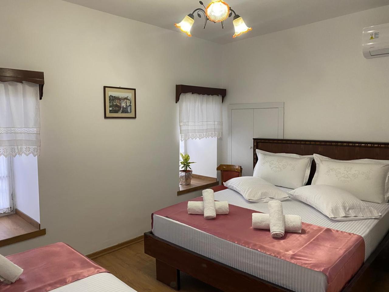 Yuri Guest House Гирокастра Экстерьер фото