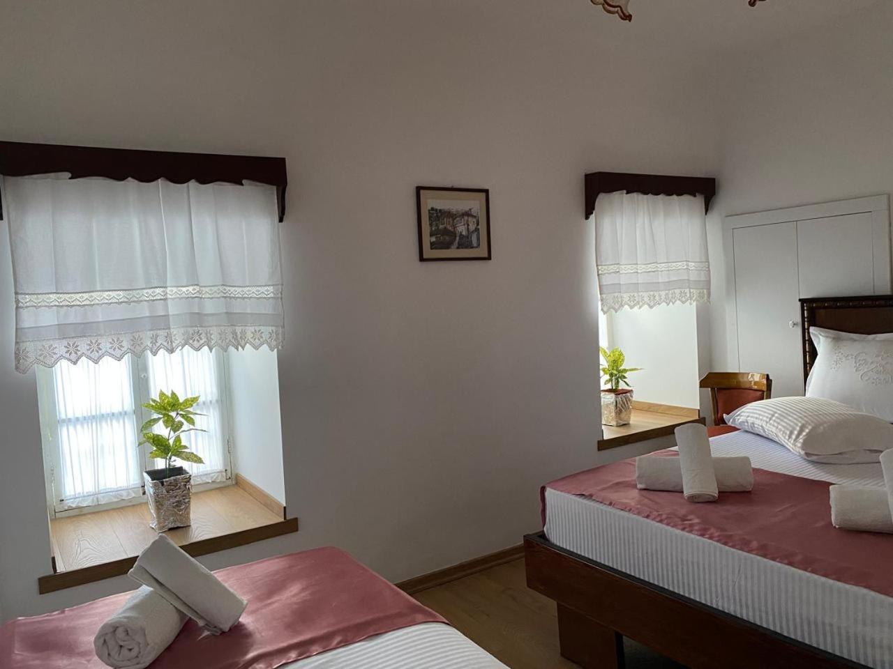 Yuri Guest House Гирокастра Экстерьер фото