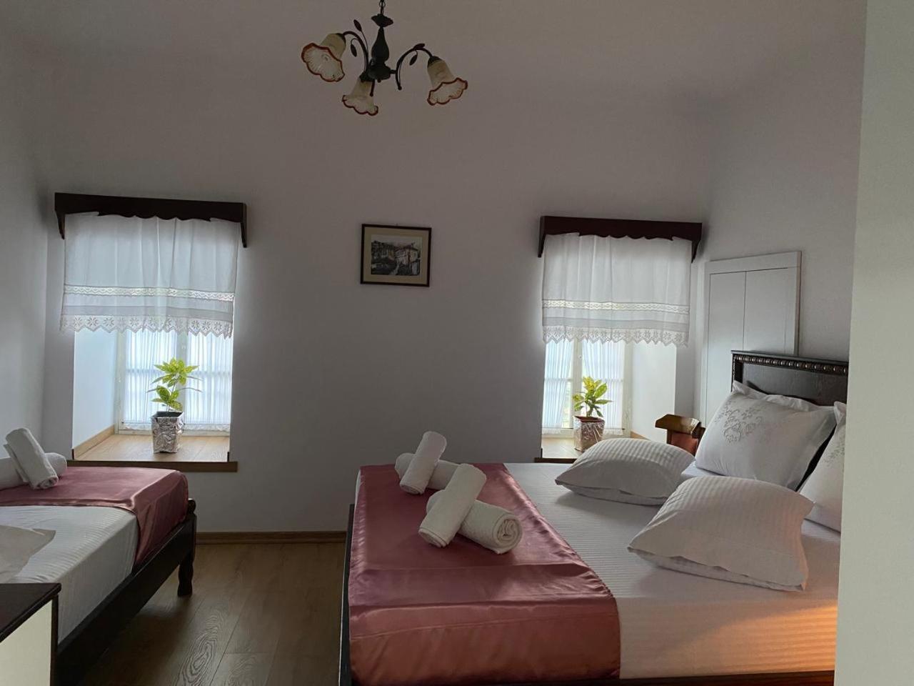 Yuri Guest House Гирокастра Экстерьер фото